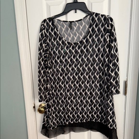 Bleeker & Mcdougal Tops - Bleeker & McDougal Chic Black and White Sequined Women's Tunic